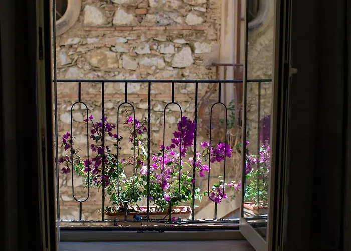 Taomau - Duomo Square Apartman
